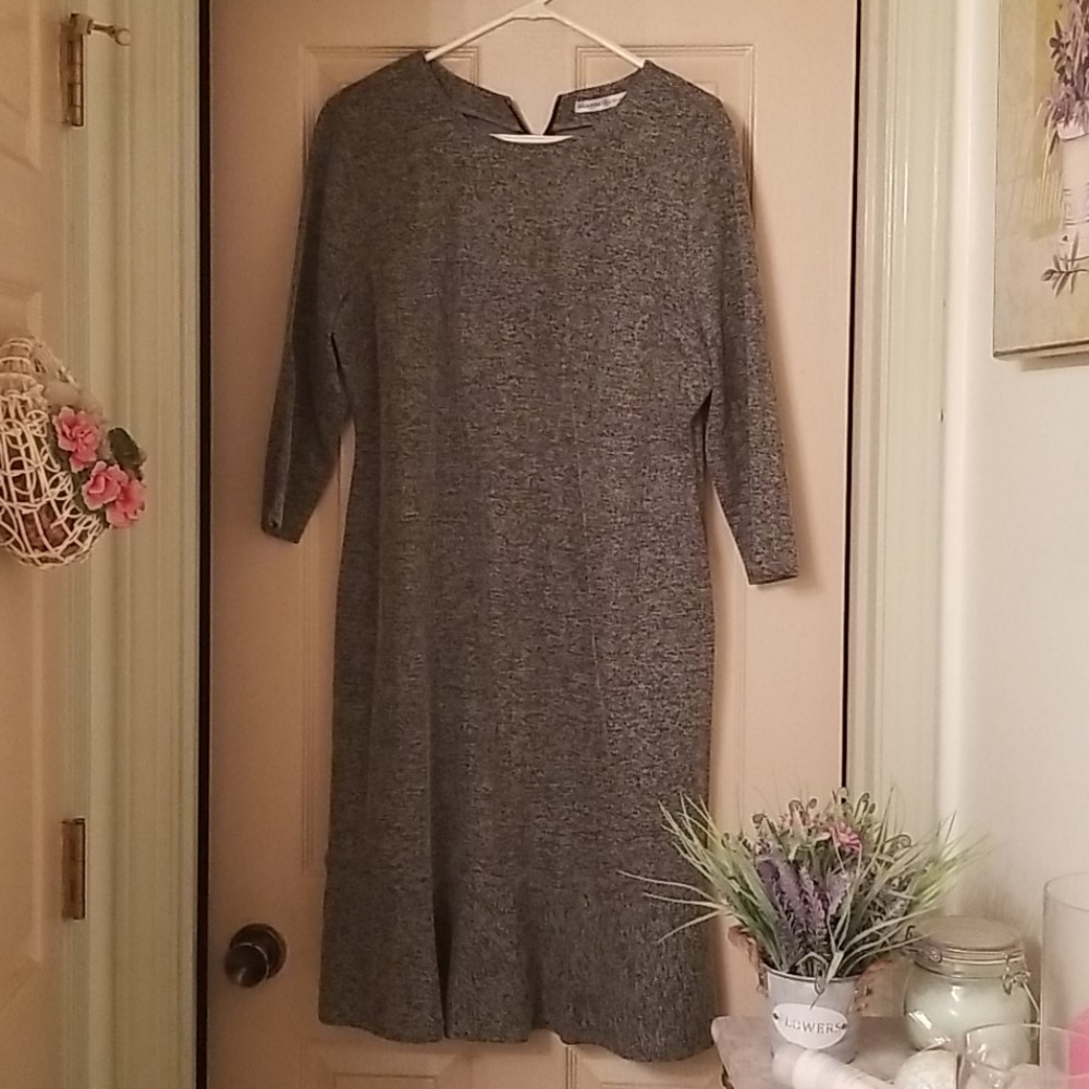 VINTAGE DRESS